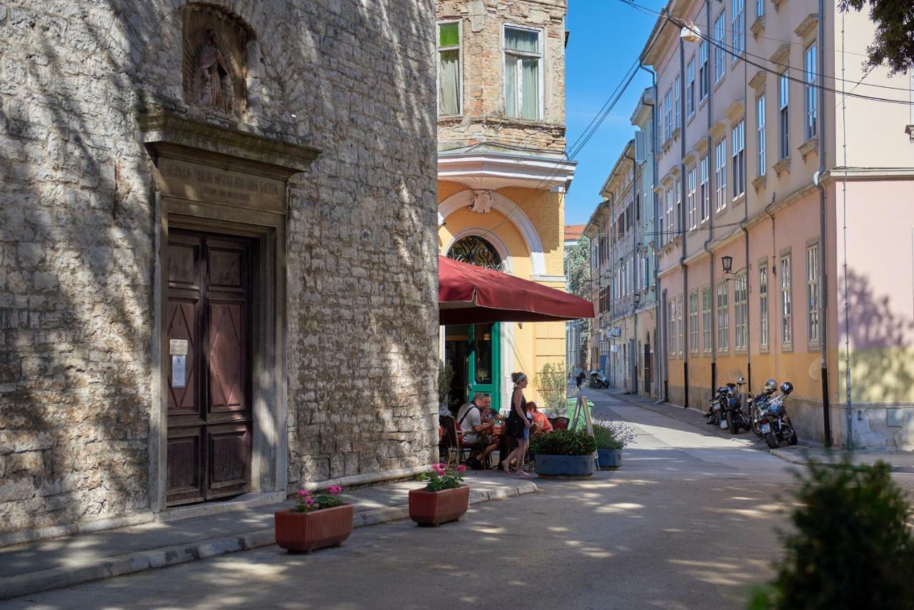 Old City Romanitic Studios 1 With Free Private Parking Pula Exterior photo