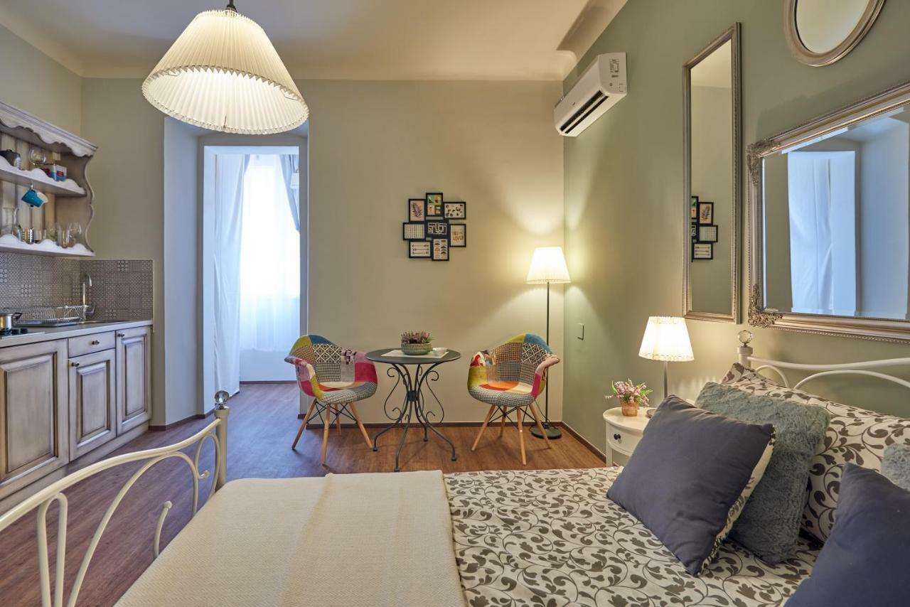 Old City Romanitic Studios 1 With Free Private Parking Pula Exterior photo